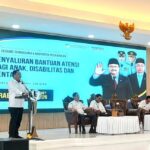 Wabup Anton Serahkan 303 Bantuan ATENSI dari Kemensos, Tekankan Pendampingan dan Tepat Sasaran