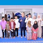 Safari Ramadan di Desa Pisang, Gubernur Mirza dan Bupati Egi Tebar Bantuan untuk Masjid dan Anak Yatim
