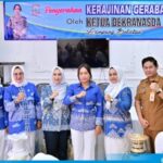 Dukung Pengrajin Lokal, Zita Anjani Bagikan 50 Guci Karya Gerabah kepada PKK dan Dekranasda Lampung Selatan