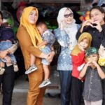 Hadirkan Senyum Anak Yatim, UKP Zita Anjani Ajak Tujuh Bocah Panti Belanja Baju Lebaran di Pasar Inpres Kalianda