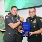 PANGDAM XXI/RADIN INTEN PIMPIN TRADISI DAN SERTIJAB PEJABAT KODAM