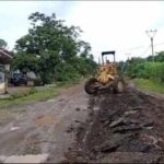 Dinas PUPR Tubaba Lakukan Pemeliharaan Jalan Rusak